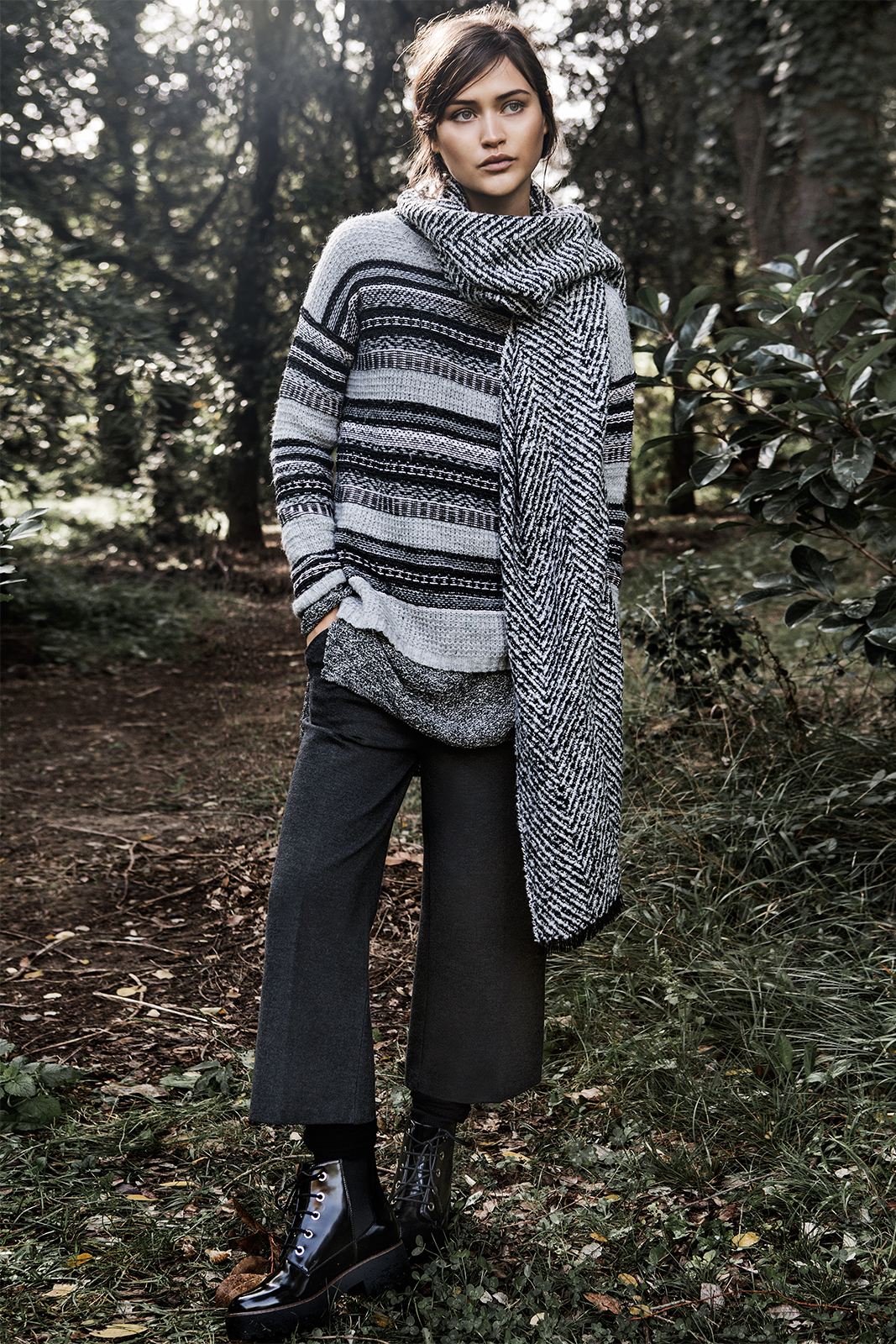 Stradivarius_Chloe_in_the_woods (1).jpg