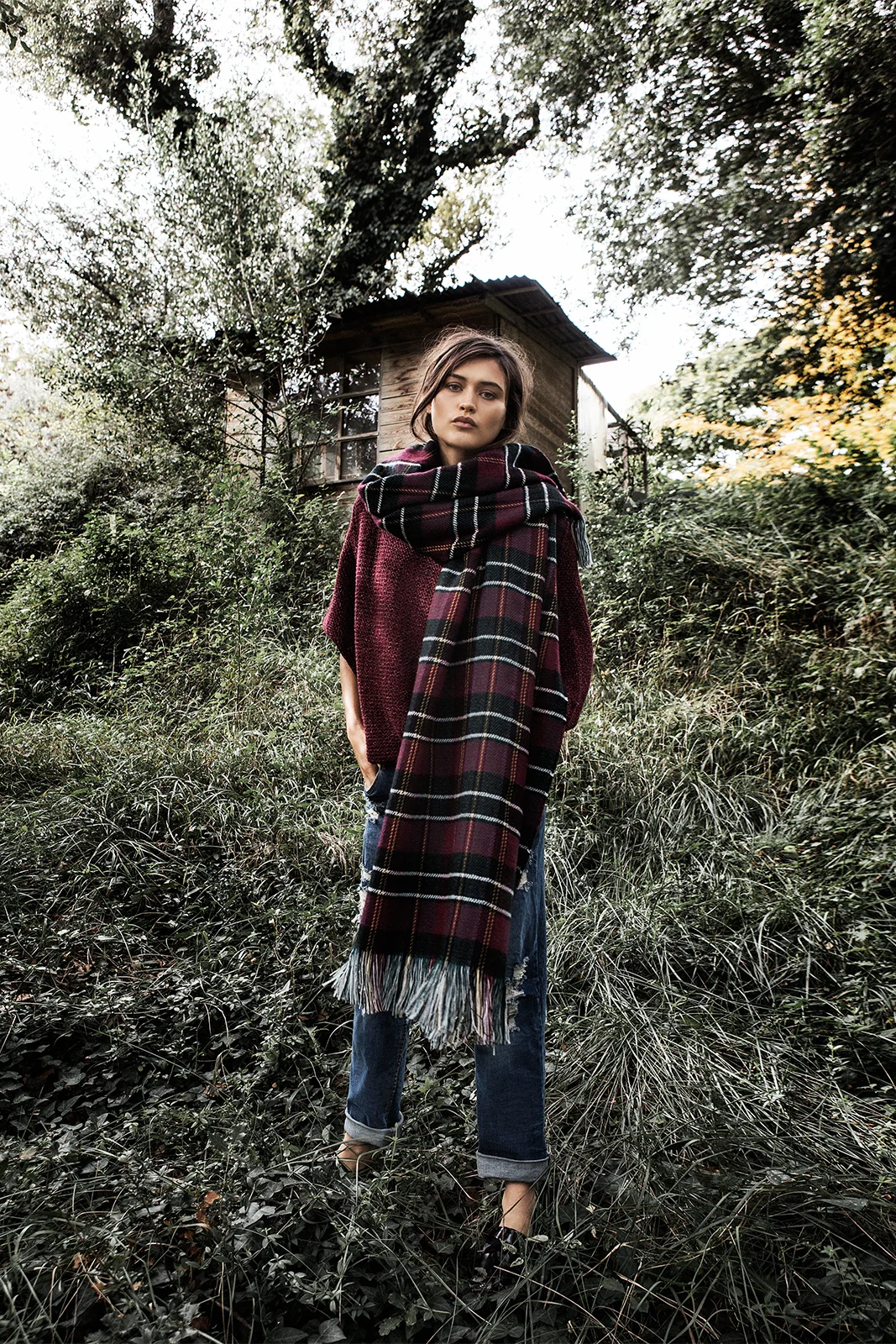 Stradivarius_Chloe_in_the_woods (4).jpg