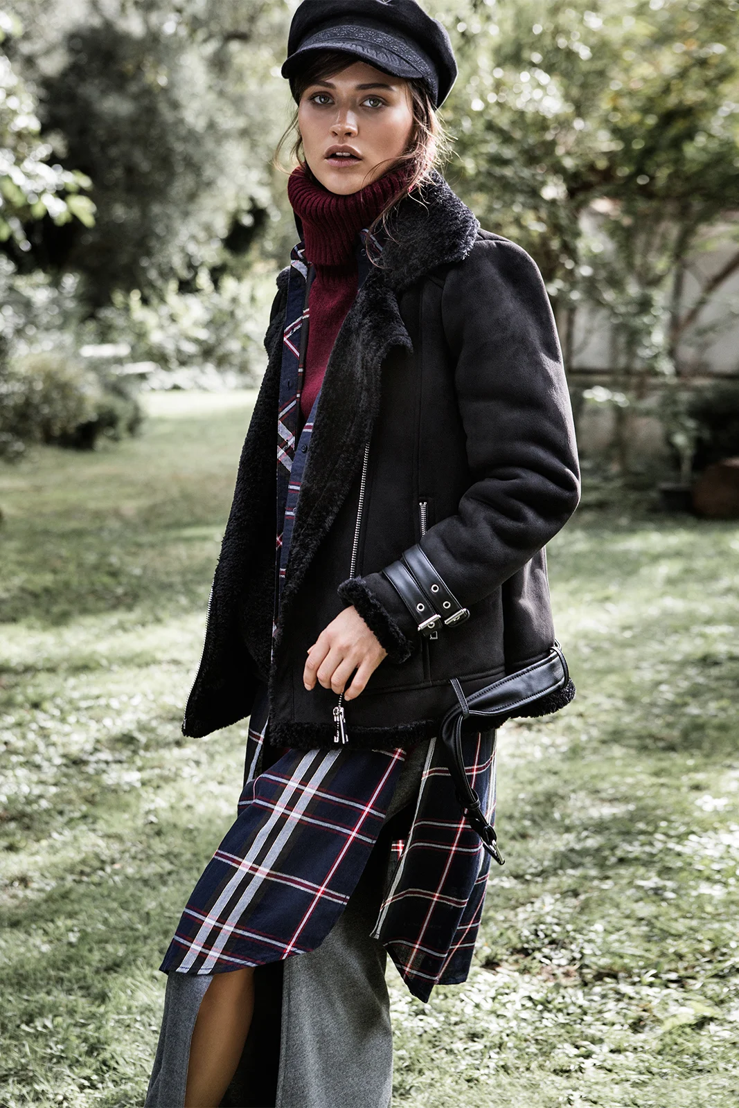 Stradivarius_Chloe_in_the_woods (9).jpg