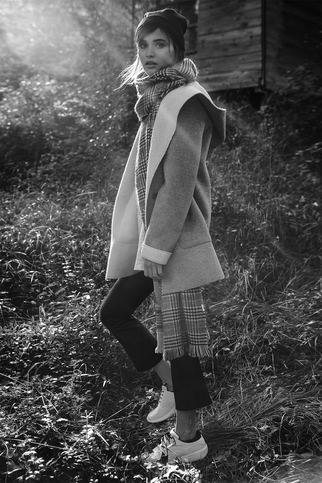 Stradivarius_Chloe_in_the_woods (14).jpg