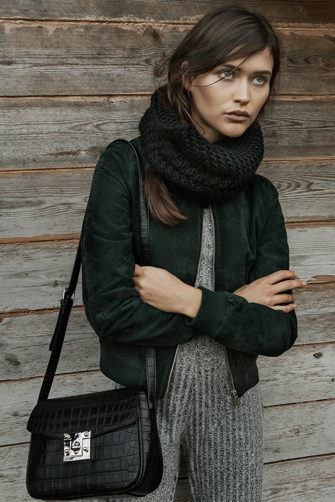 Stradivarius_Chloe_in_the_woods (15).jpg