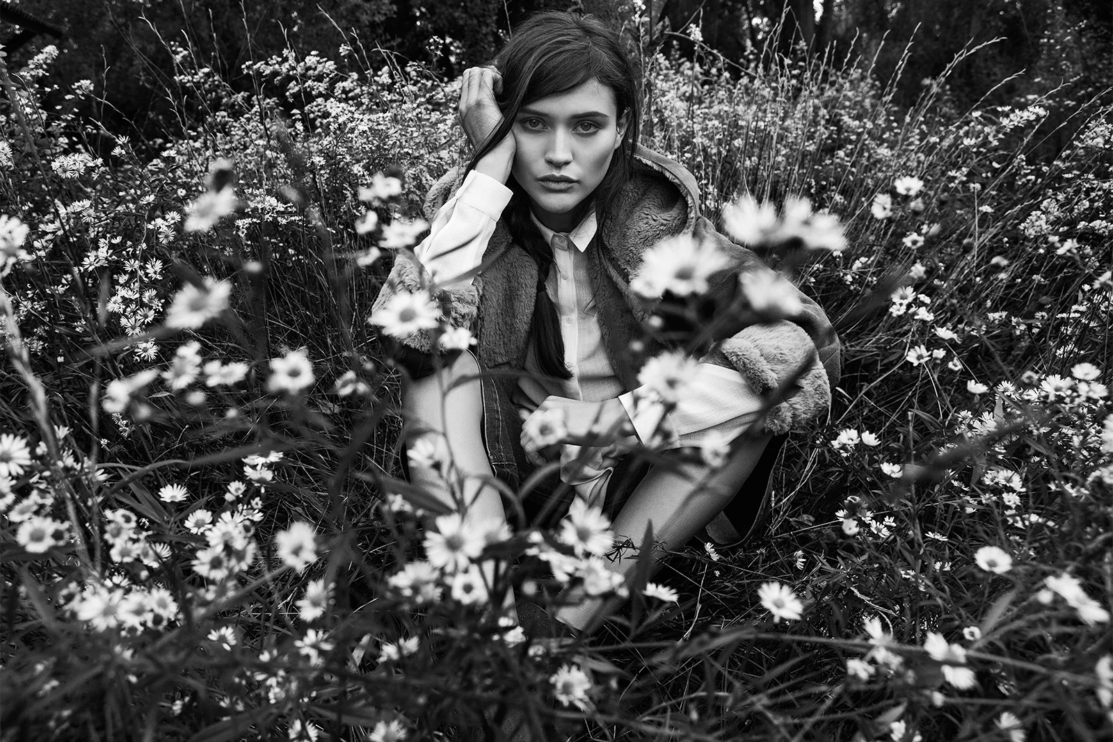 Stradivarius_Chloe_in_the_woods (17).jpg