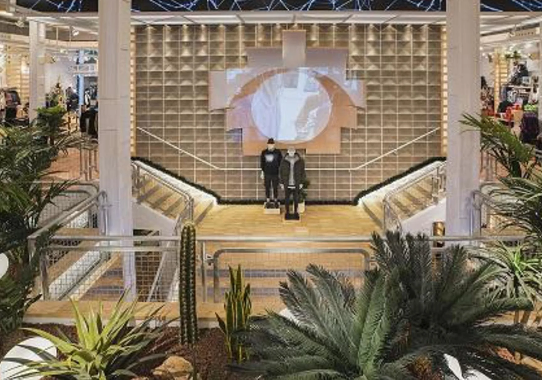 Η PULL&BEAR παρουσιάζει το νέο Image του brand με το flagship κατάστημα στην Μαδρίτη - CALLE HERMOSILLA