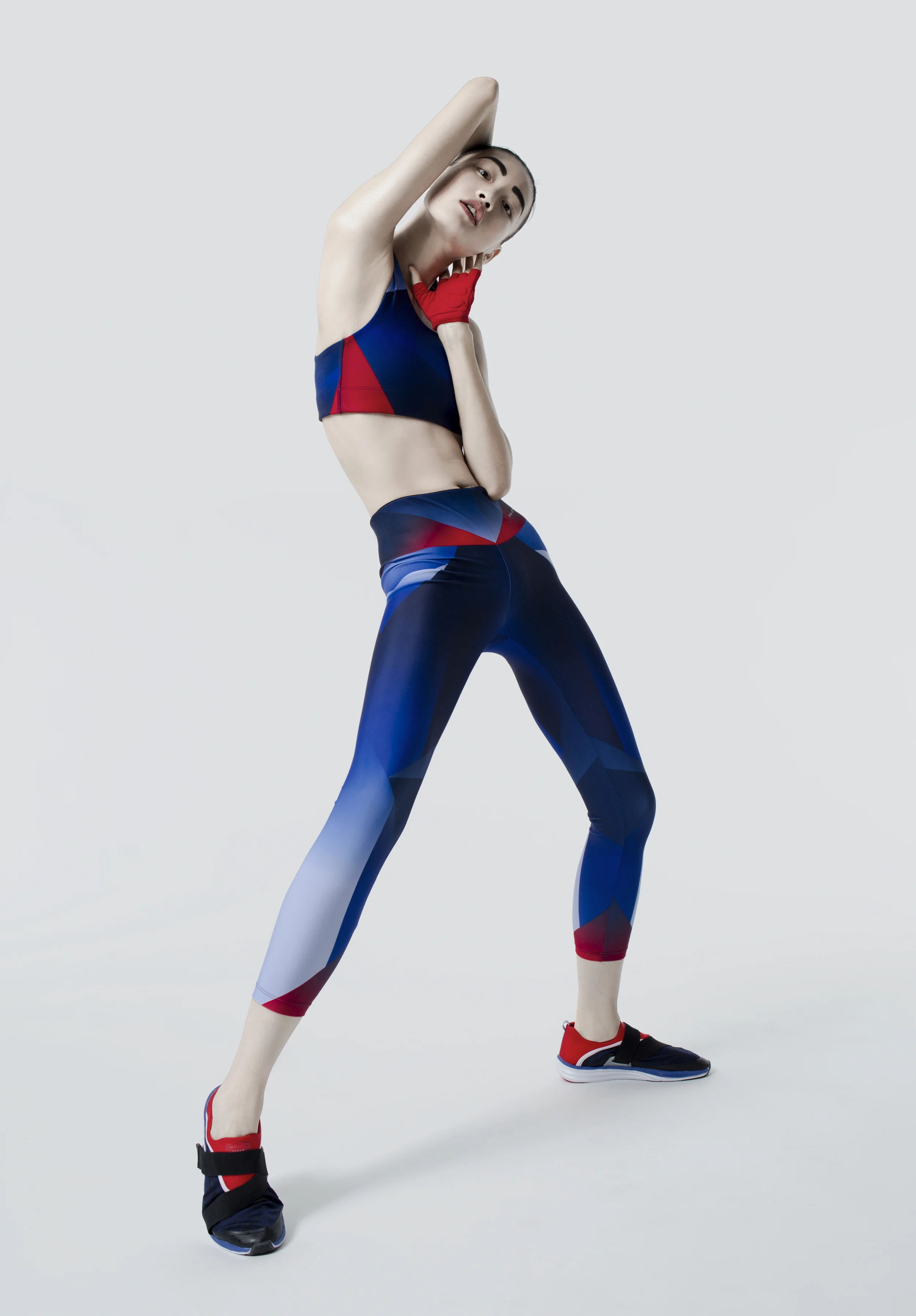 Gymwear Warrior Oysho By Ernesto Artillo  (4).jpg