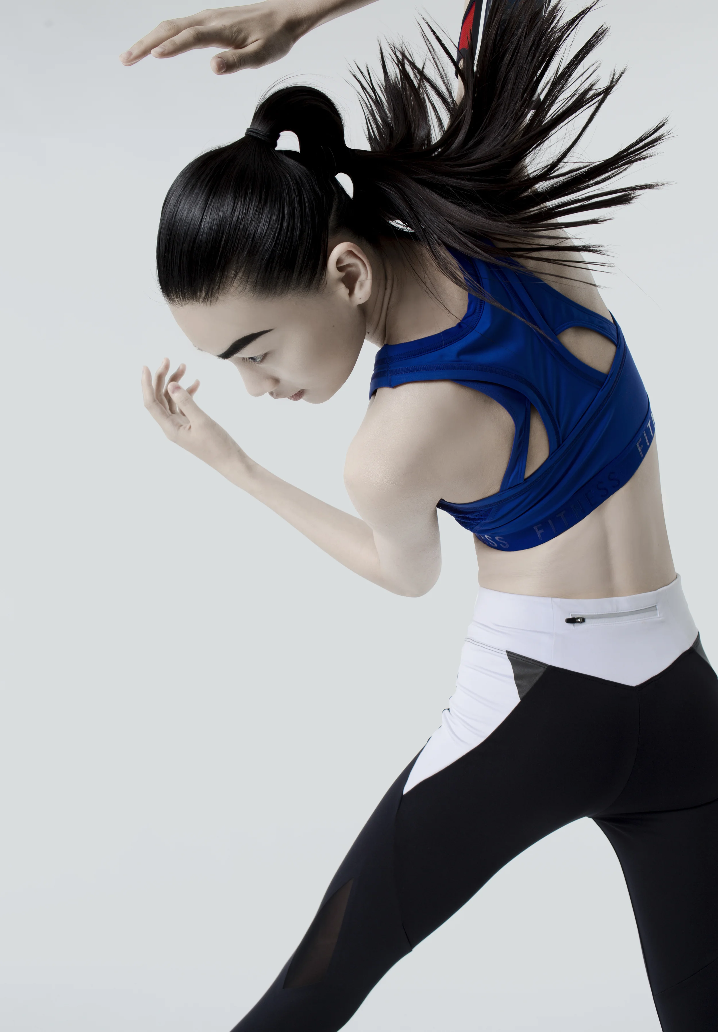 Gymwear Warrior Oysho By Ernesto Artillo  (6).jpg