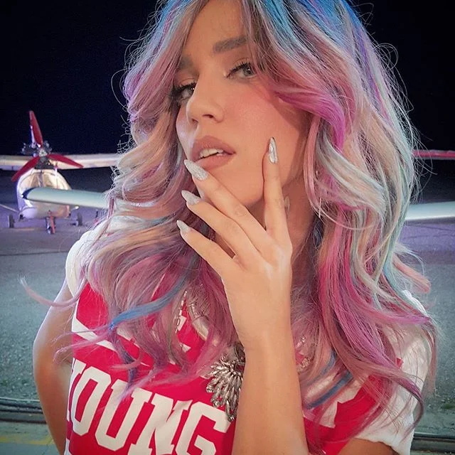 Το ανατρεπτικό look της Κατερίνας Στικούδη που εντυπωσίασε!  
