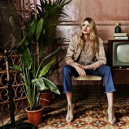 Η νέα καμπάνια της Stradivarius για την Άνοιξη/Καλοκαίρι 2016 μας προτρέπει για καλοκαιρινές διακοπές