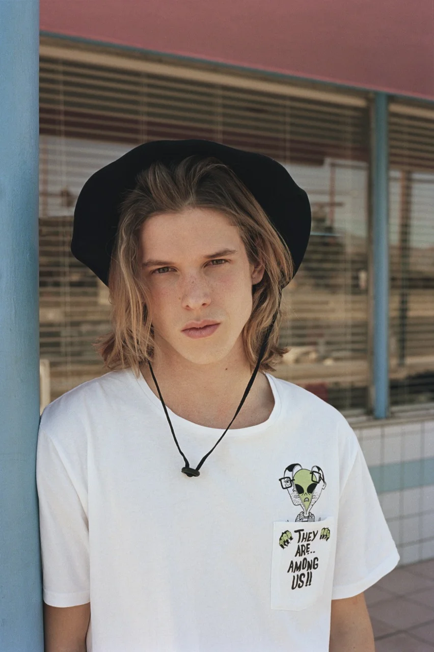  244898-31-030A-031.psd 