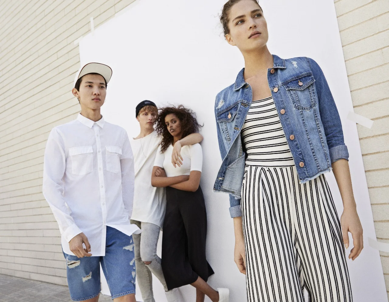 Το νέο lookbook της Bershka φέρνει την δεκαετία του 1990 στον Μάρτιο του 2016