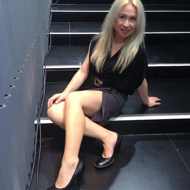 #Fashion #night in #black & #grey! #blackandgray#look#mylook#lookofthenight#ootd#style#blogger#vickysstylecom#streetstyle#fashionshow#fashion#show#fashionweek#axdw#axdweek#fashionista#lifestyle#pumps