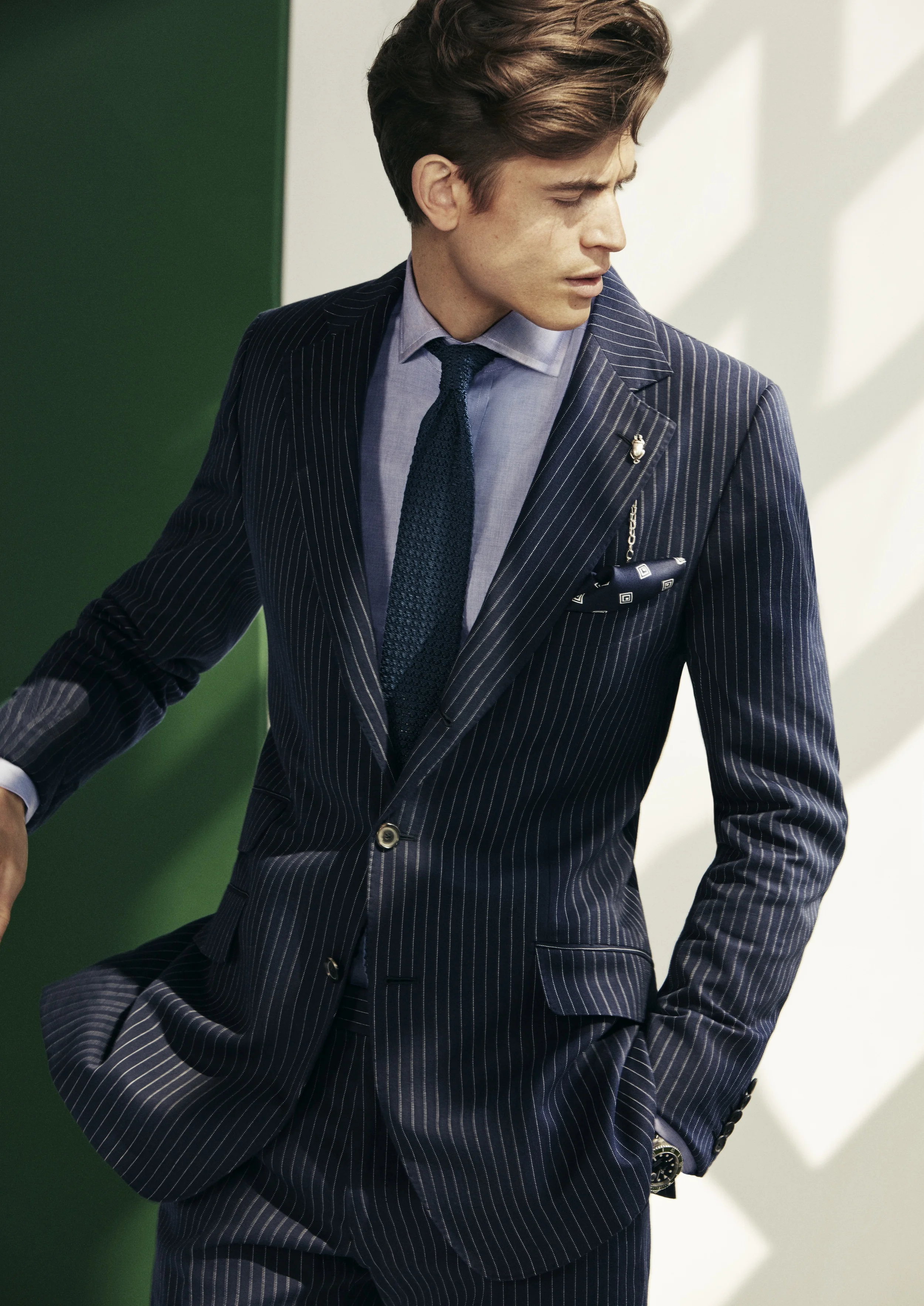 MDBUSSINES-F02-0588 F1 RGB.jpg