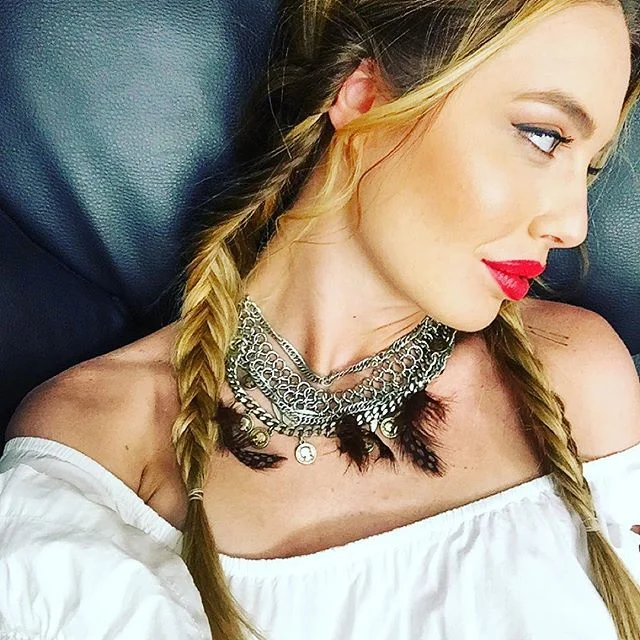 Boho & δροσερό το look της Αντωνίας Καλλιμούκου στο “Λόγω TiVis”!