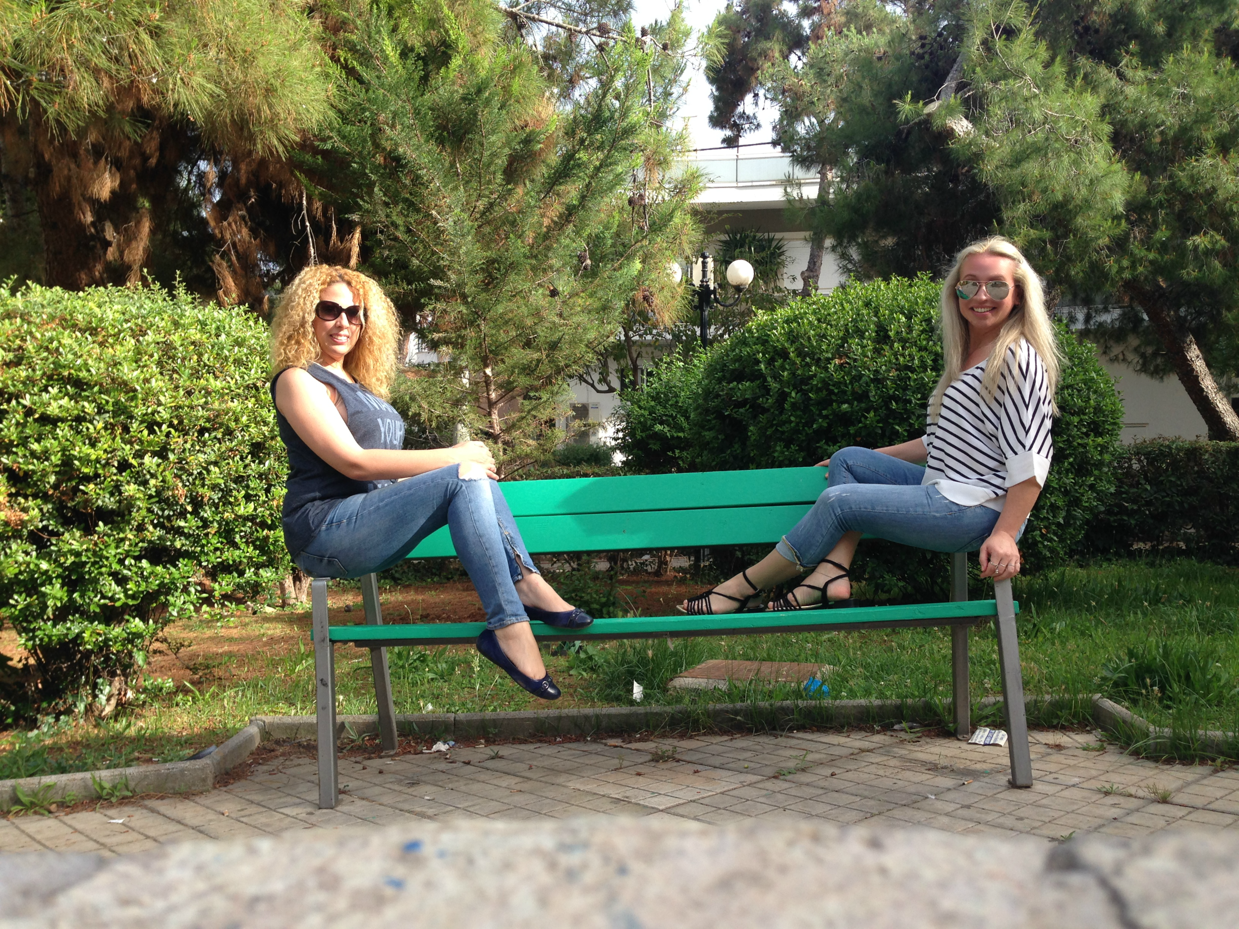 #Best #friends... #denim #story... #playing around...#countryside#denimlook#look#ootd#lookoftgeday#style#streetstyle#potd#instalook#pants#friendsforever#zoe#vicky#artists#style#blogger#vickysstylecom