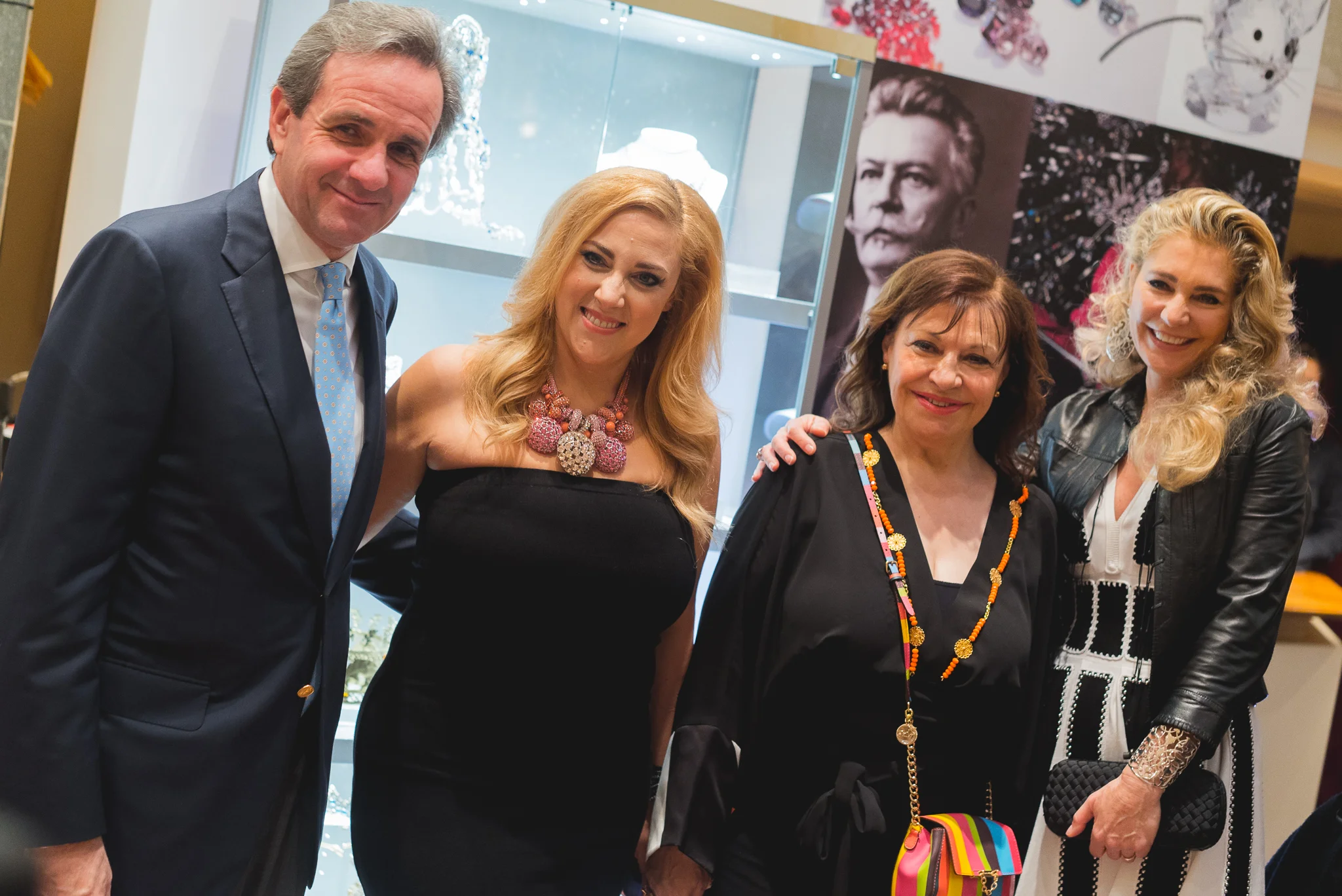 H SWAROVSKI  Συνεχίζοντας την ιστορική της παράδοση στο χώρο των τεχνών συνδιοργανώνει την παραγωγή «ΟΠΕΡΑ ΚΑΙ ΜΟΔΑ» της Εθνικής Λυρικής Σκηνής