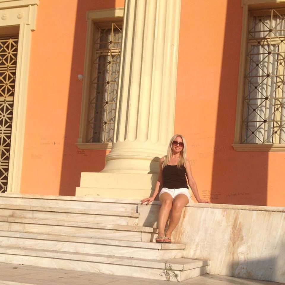 #Stepping up.. #summer #look #black & #white #steppingup#summerlook#summerday#city#estia#neasmirni#lifestyle#styleblogger#blogger#vickysstylecom