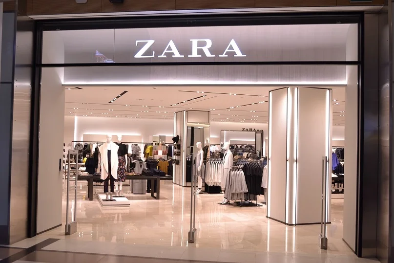 Η Zara άνοιξε το ανακαινισμένο κατάστημά της στο εμπορικό κέντρο  The Mall Athens