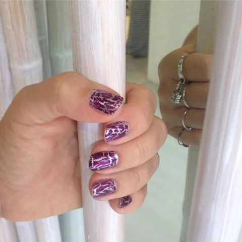 #Croc #nail #polish!🏻 #mirroring#nailpolish#mynails#stye#stylelook#fashion#blogger#fashionista#nails