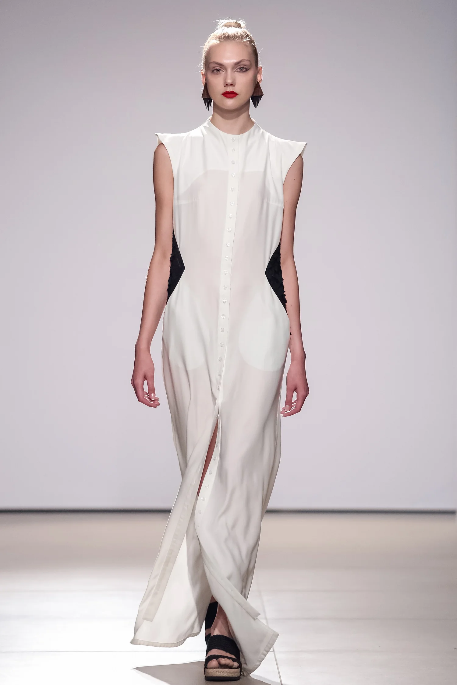 Η σχεδιάστρια μόδας Athina Korda συμμετείχε στο fashion week του Κιέβου, “Mercedes-Benz Kiev Fashion Days”