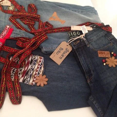 So excited that joined the ultimate #JeniousDenimDay by #MarksandSpancer & #Pansik_FashionSchool! I've chosen the #Indigo #Skinny #jean & styled it with the valuable assistance of #Pansik #students! 