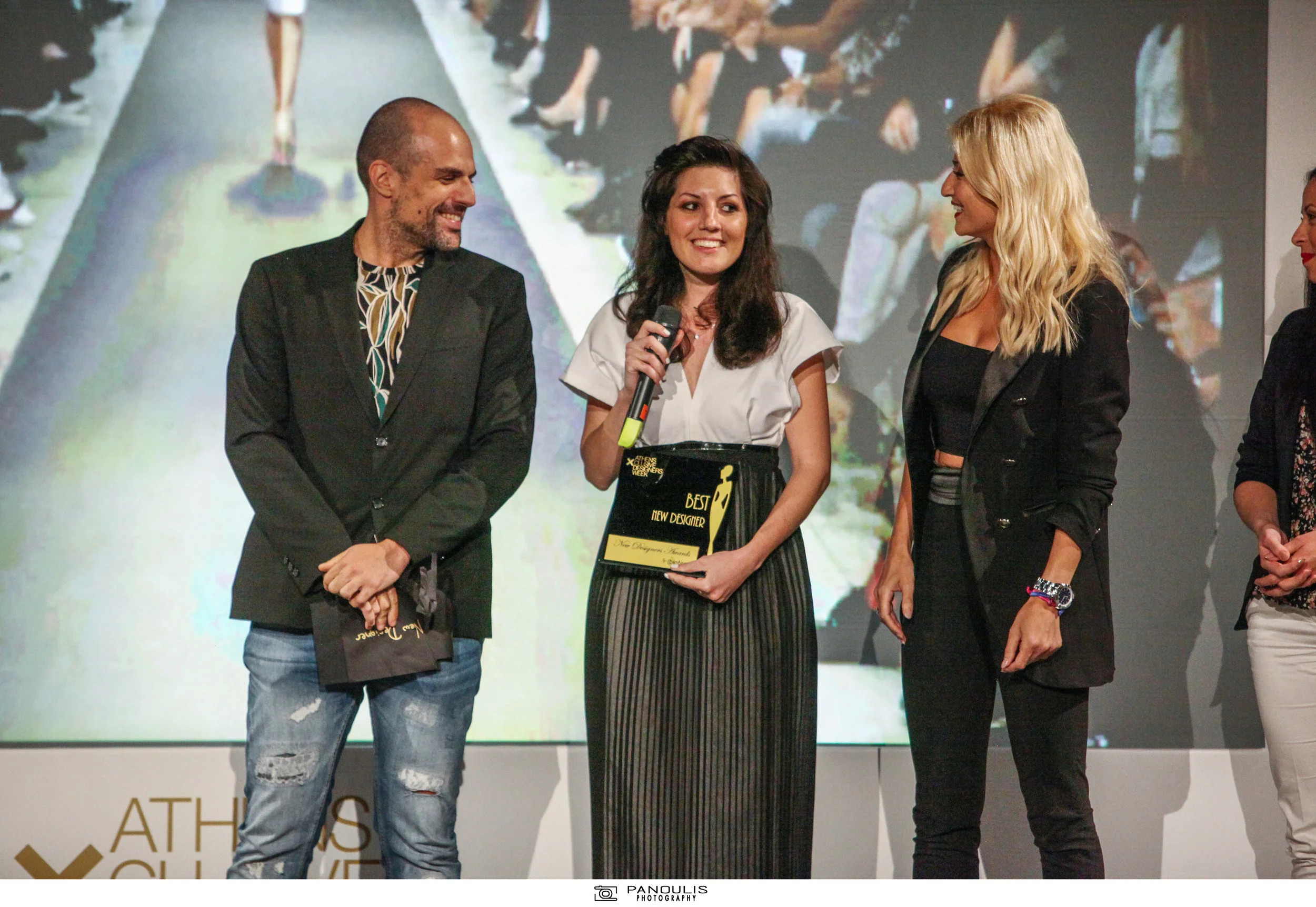 Η λαμπερή τελετή απονομής βραβείων των νέων σχεδιαστών την 3η ημέρα της 20ης Εβδομάδας Μόδας!