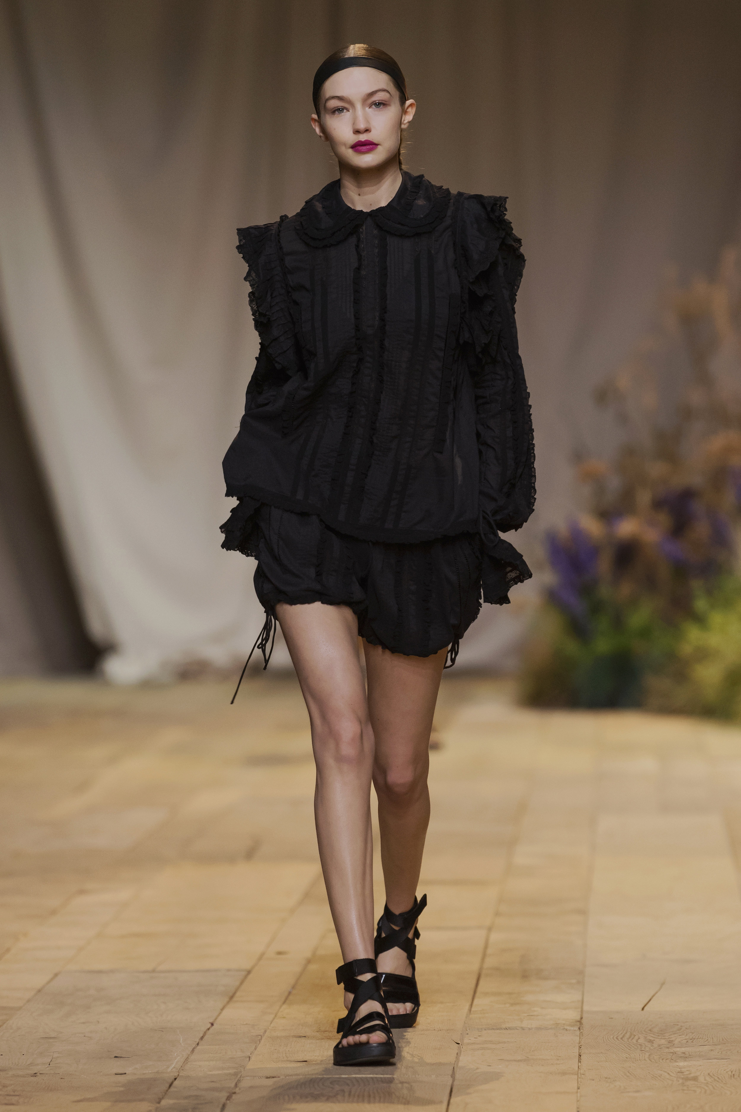 01-hm-studio-ss17-runway-gigi-hadid.jpg
