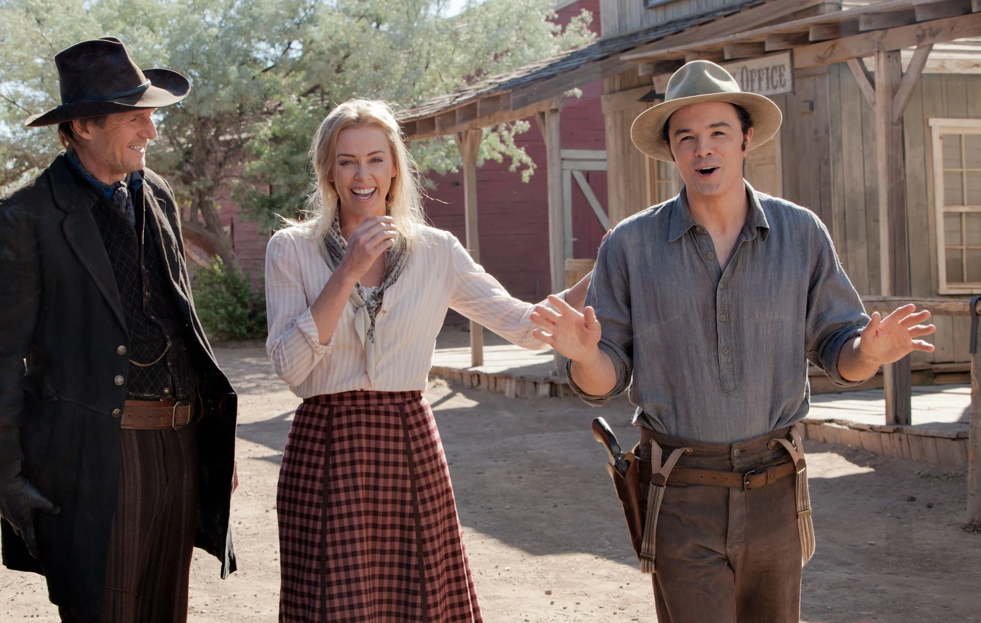 A MILLION WAYS TO DIE IN THE WEST (11).jpg