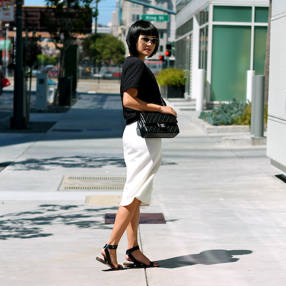 Urban Outfitters tshirt , Zara skirt, sandals c/o Everlane , Chanel bag, Ray-Ban sunglasses 