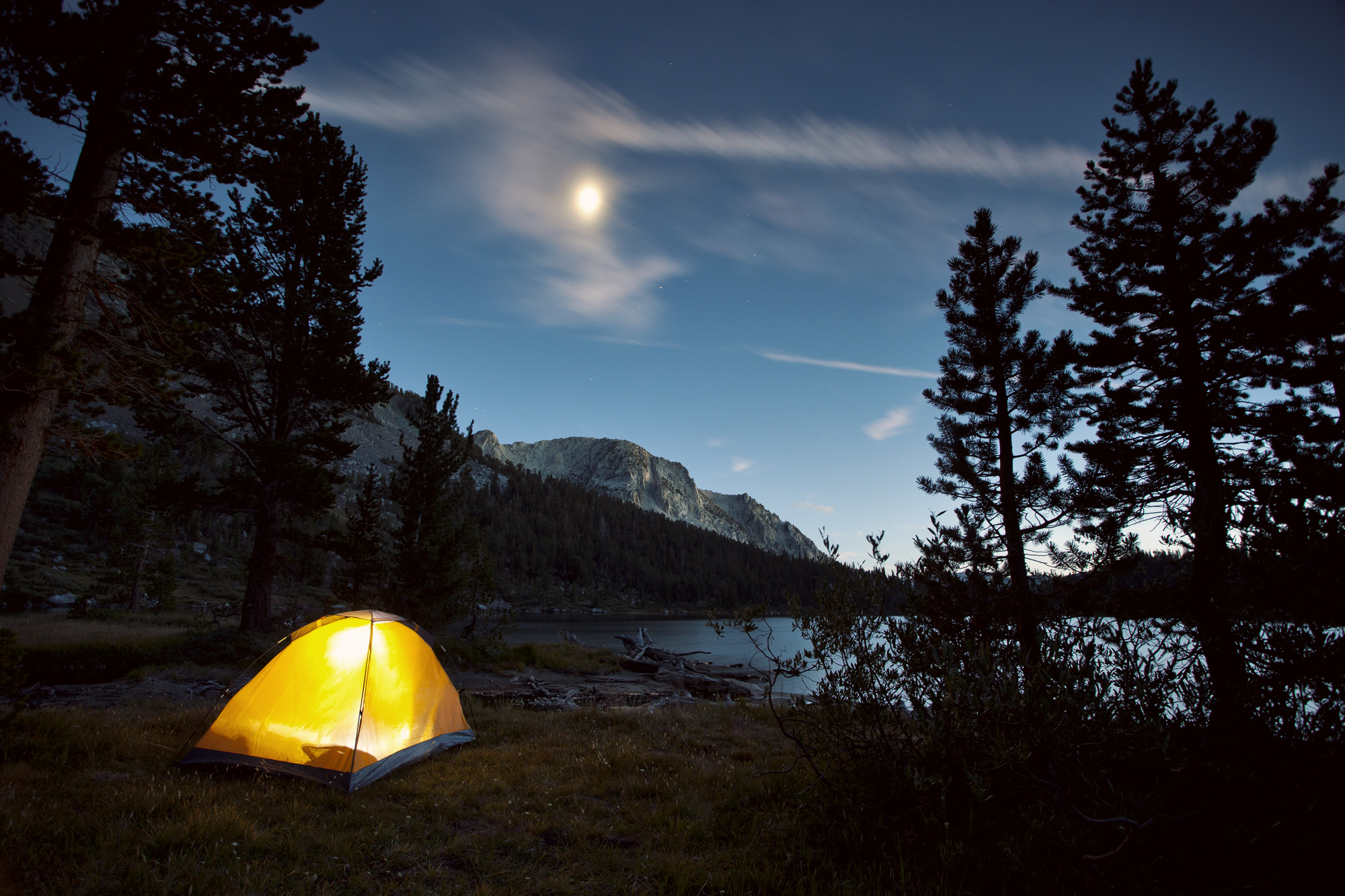 GlowingTent1_fotochoa.jpg