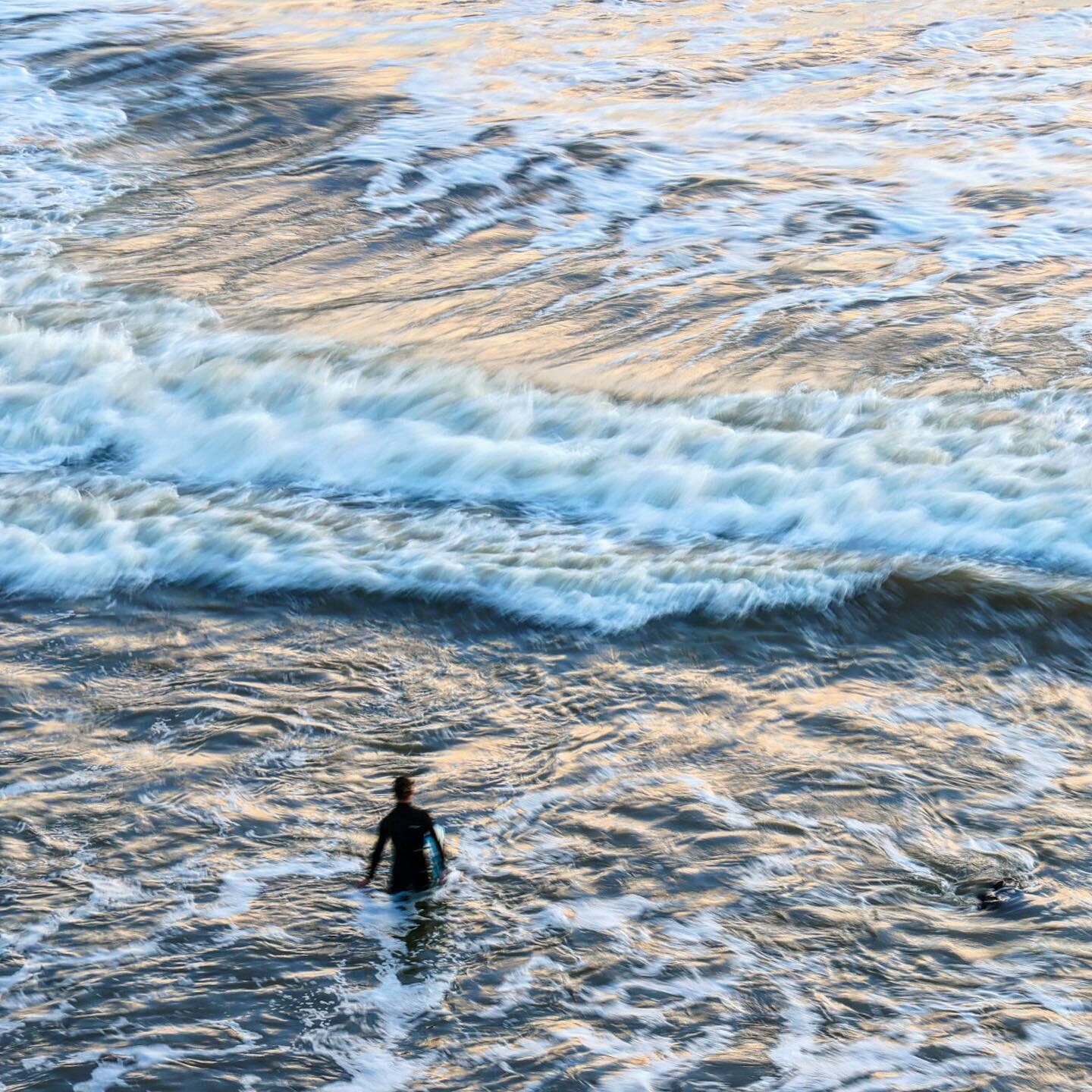 Lots of tired paddle muscles around these parts&hellip;💪🌊.
.
.
.
#seesb #gogoleta #santabarbara #santabarbarastyle #weliveinparadise #surfing #surfphotography #canonr5