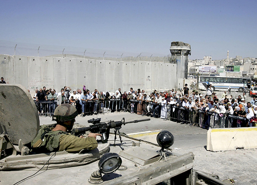 Près de Jérusalem, un checkpoint.
