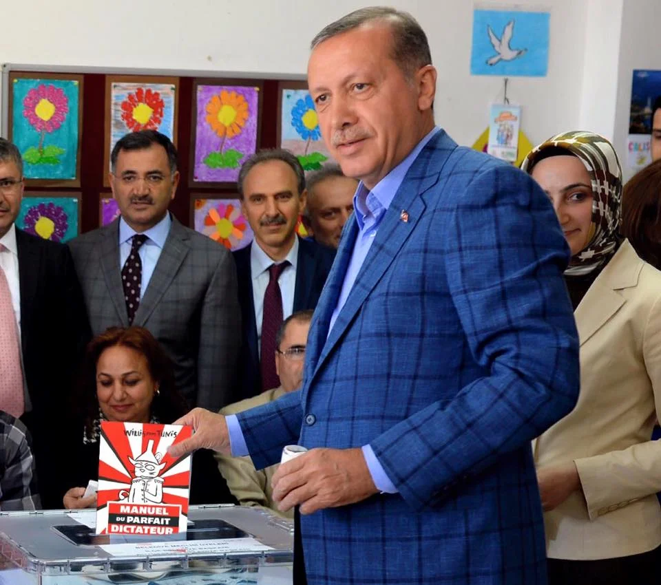 Willis from Tunis sort le "Manuel du parfait dictateur"