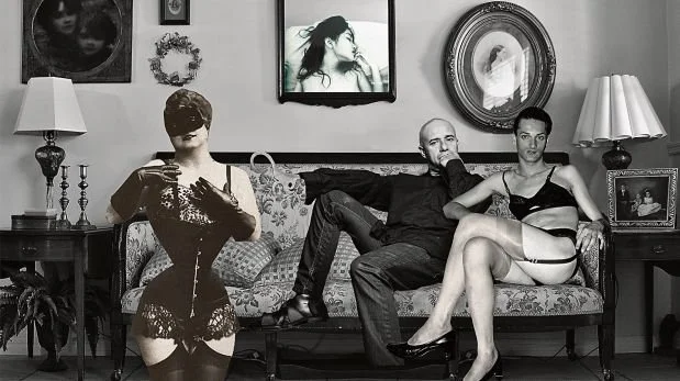 Pour un débit d'explication de cette photo de Mario Bellatin, lire son texte (en espagnol) "Kawabata, la escritora, el filósofo travesti y el pez", paru dans le journal péruvien El Dominical)