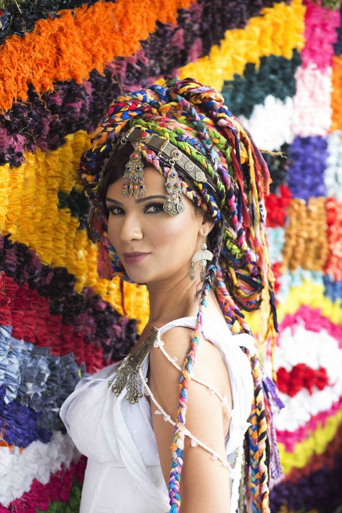 Oum tisse de sa voix la mémoire du Sahara