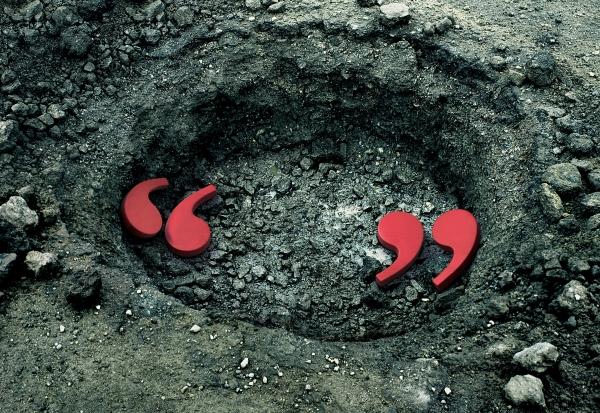 Sur les instances de mes yeux qui saignaient, j'ai finalement préféré mettre un lien vers l'affiche en question et illustrer ce billet par l'un des résultats de la recherche "inverted commas" dans Google Images.