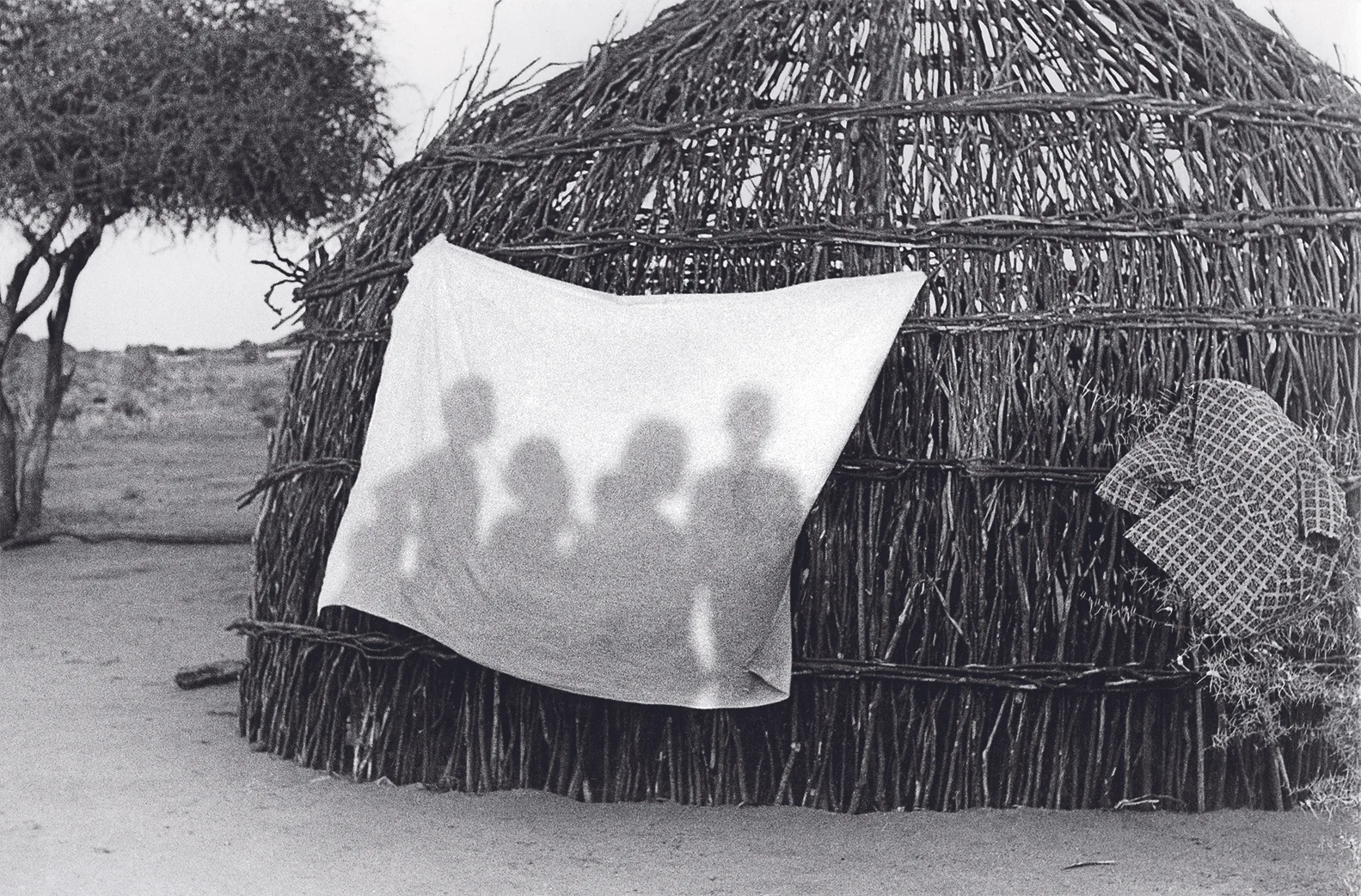 Jeux d'ombres en Somalie/ Myriam Viallefont-Haas