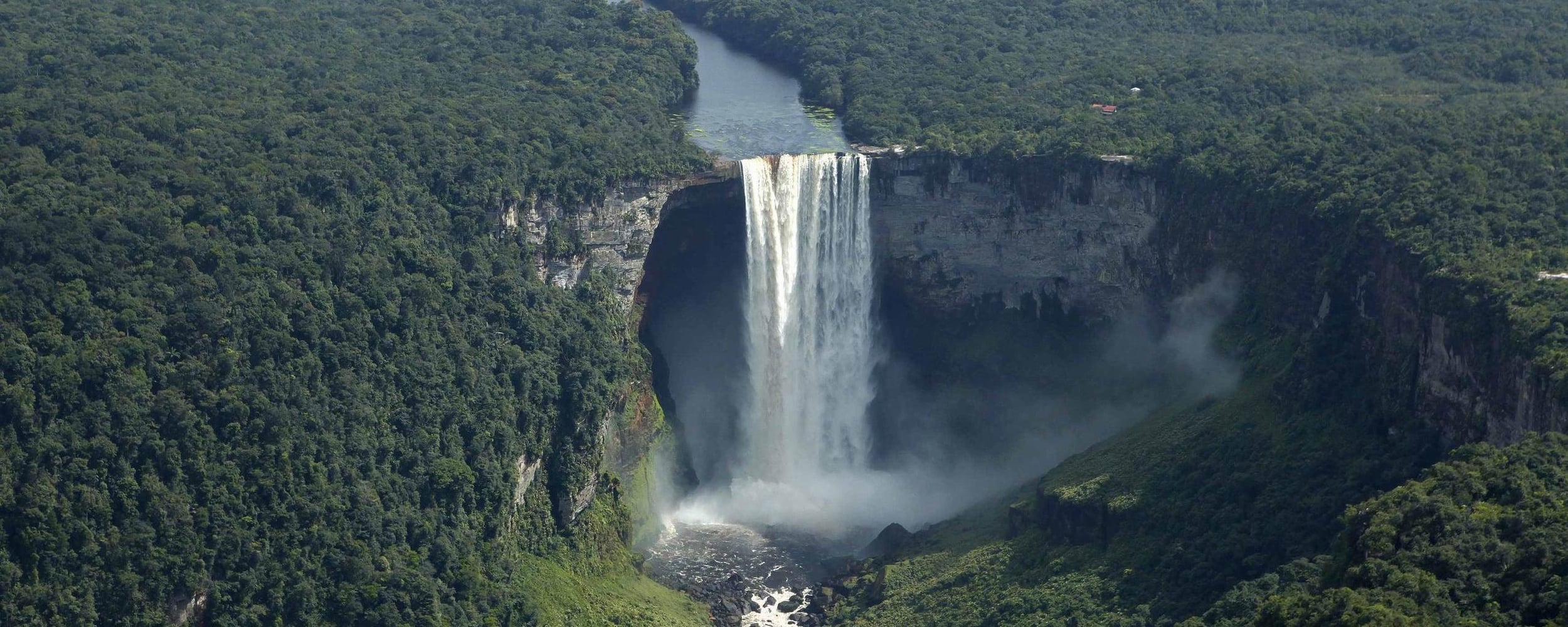 Les chutes du Kaieteur, Guyane