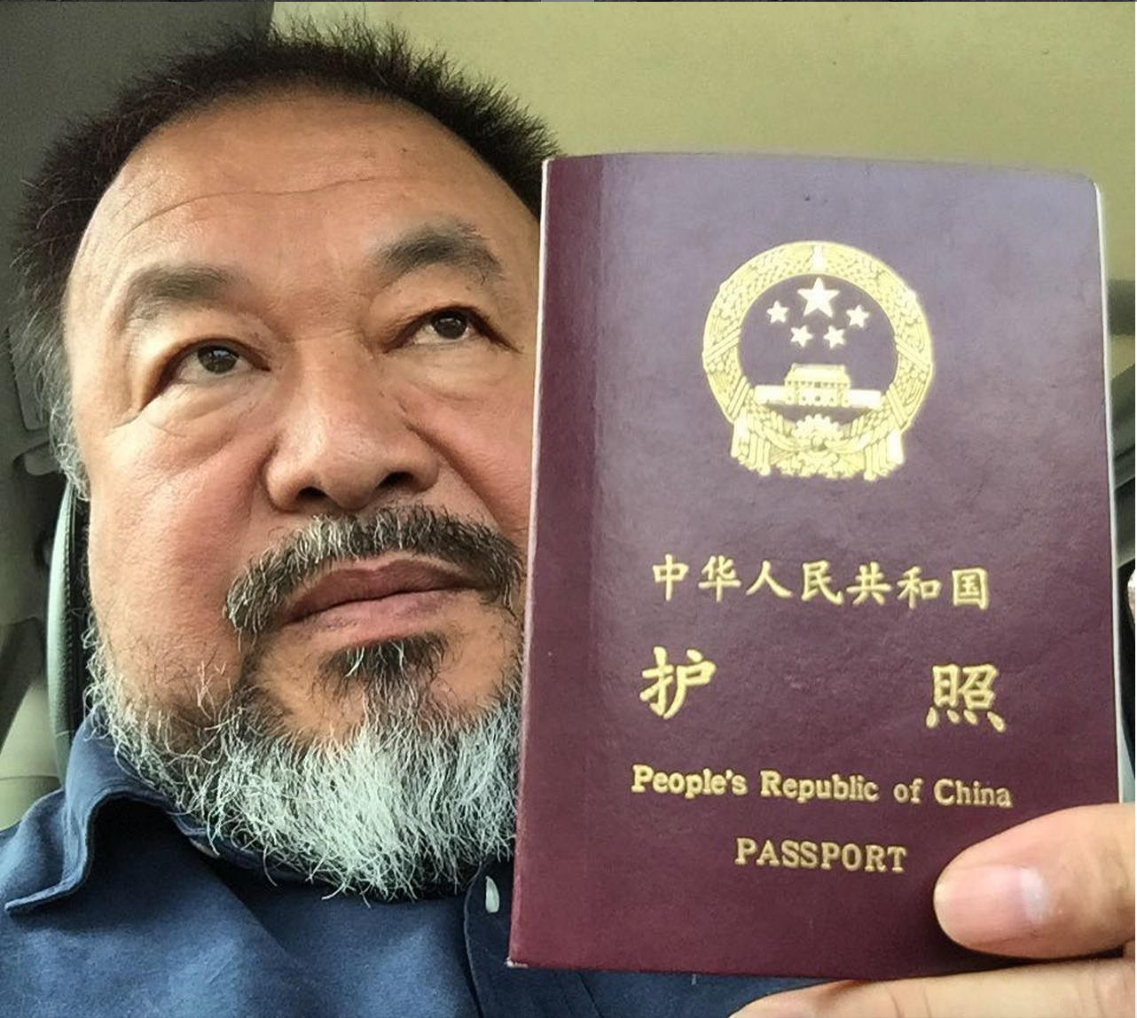 Ai Wei Wei rend gratuit le Bon Marché (enfin, presque)