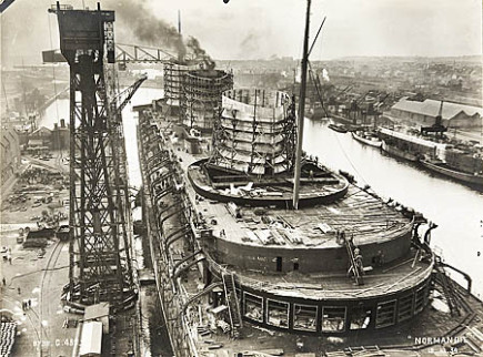 La construction du paquebot Normandie