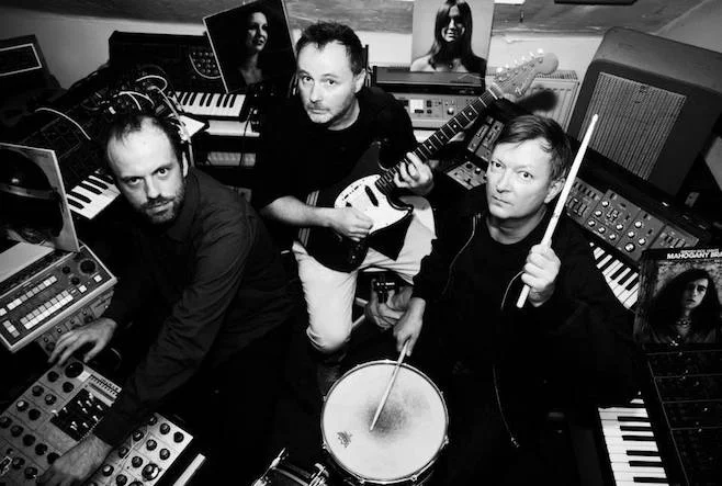 Le folklore planétaire de Cavern of Anti Matter