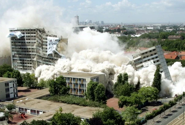 Démolition et contre-révolution : la rénovation urbaine