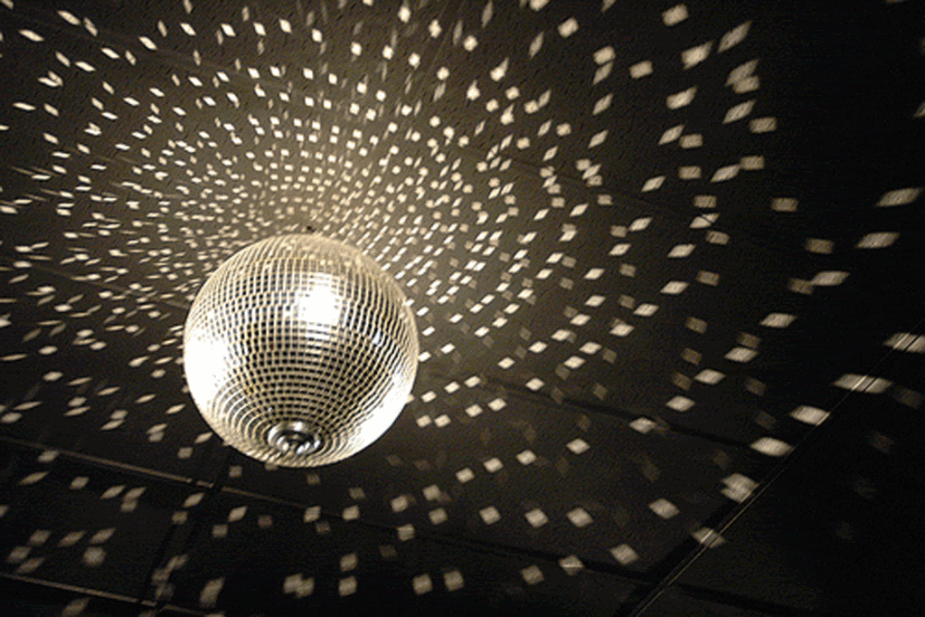 Disco-prog et univers parallèles :  Cosmic Machine the Sequel 