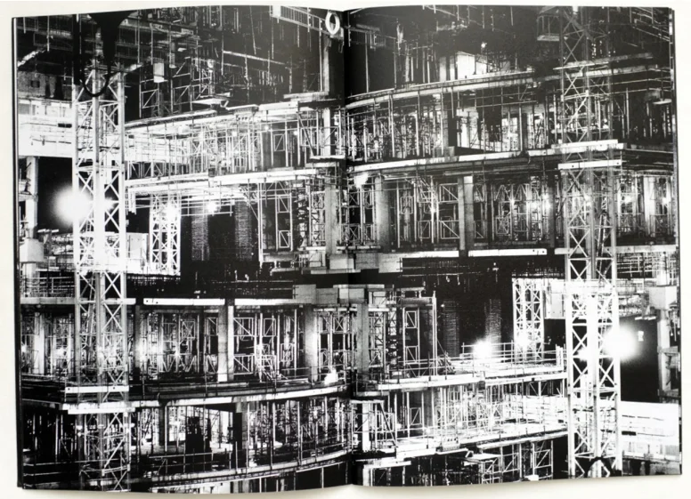 Lewis Bush photographie la mutation de Londres en métropole de l'Empire de la finance mondiale