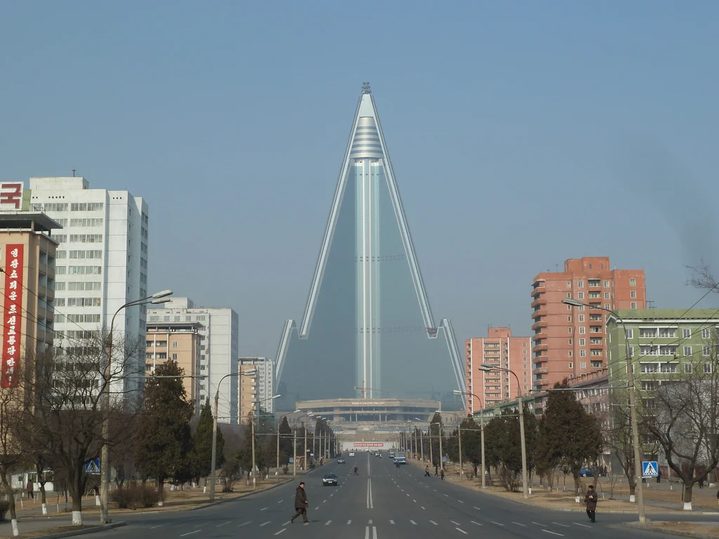Au service de la lumière de Pyongyang, à son corps défendant