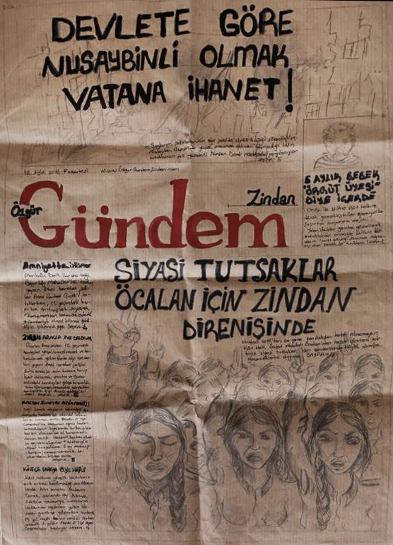 Turquie : des journalistes refont leur journal à la main depuis la prison