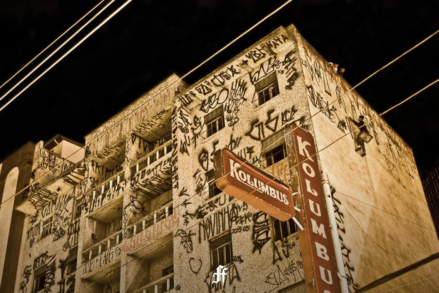La pixação, art (brut) brésilien du graffiti