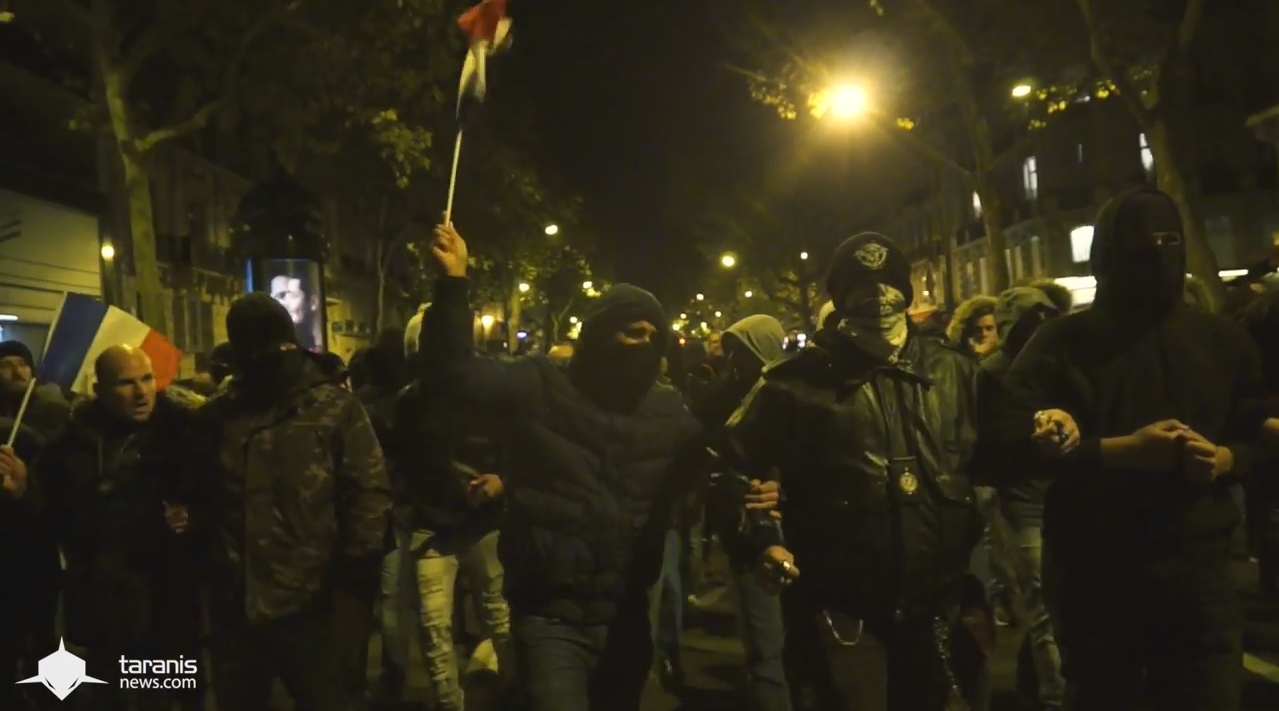 "Les policiers sont dans la rue !" - Dissolution des bandes armées fascistes !