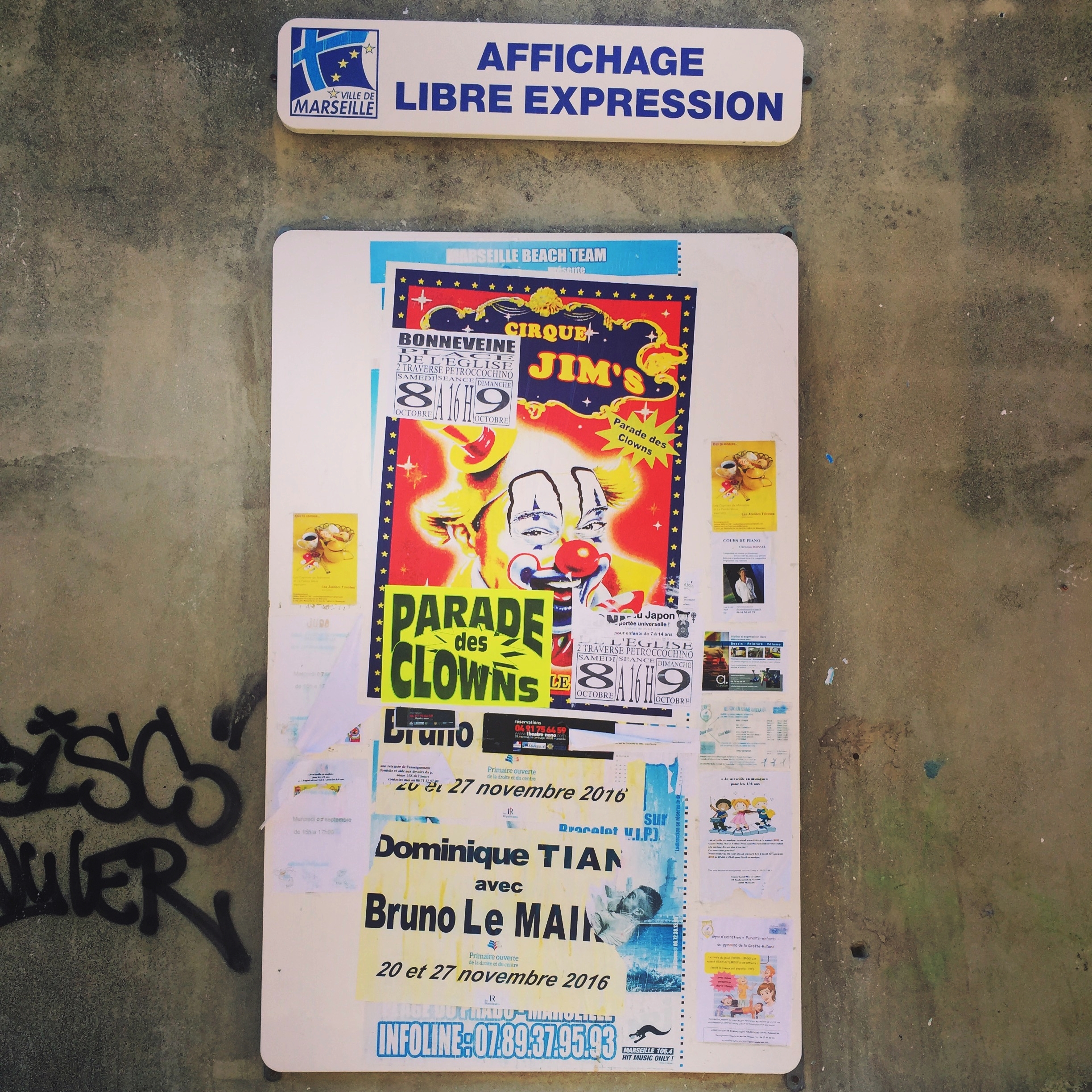 La Ville écrite | parade de clowns (libre expression), par Arnaud Maïsetti