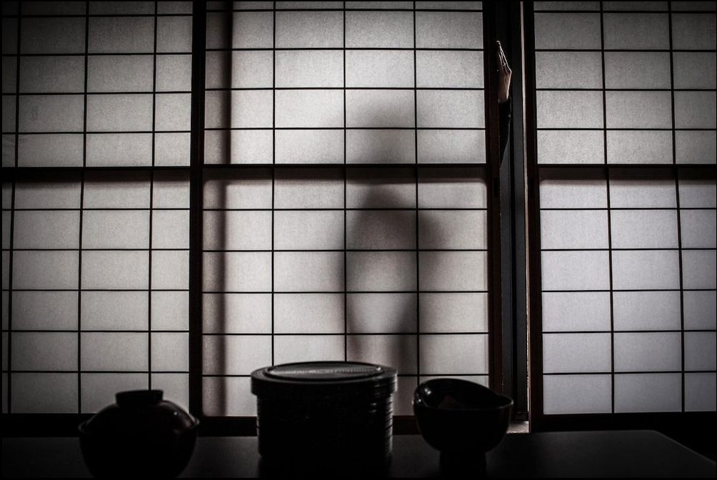 陰翳礼讃, l'éloge de l'Ombre de Matthieu Zellweger 