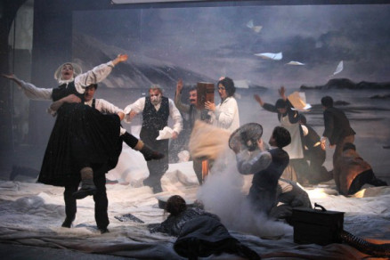 Les Naufragés du Fol Espoir (2010)