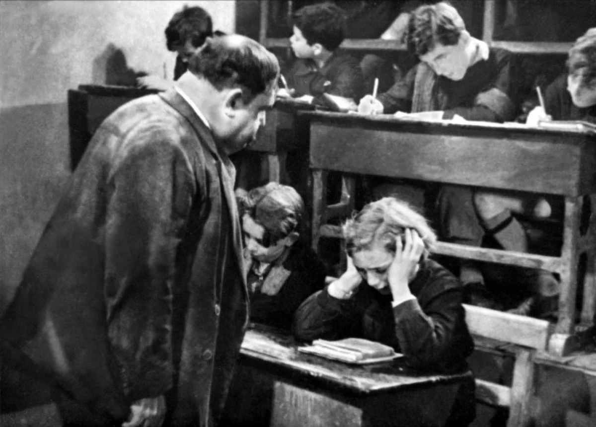 Fliqués depuis la primaire jusqu'à la mort : non au livret scolaire unique numérique !